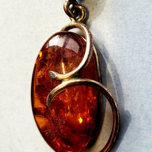Amber and sterling silver pendant - Picture 3 of 4
